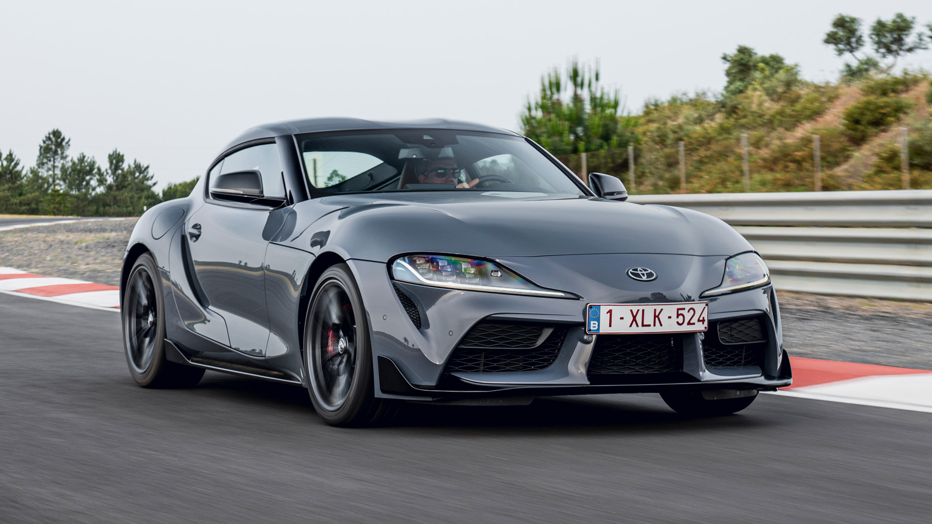 ئۆتۆمبێلی toyota supra mk5