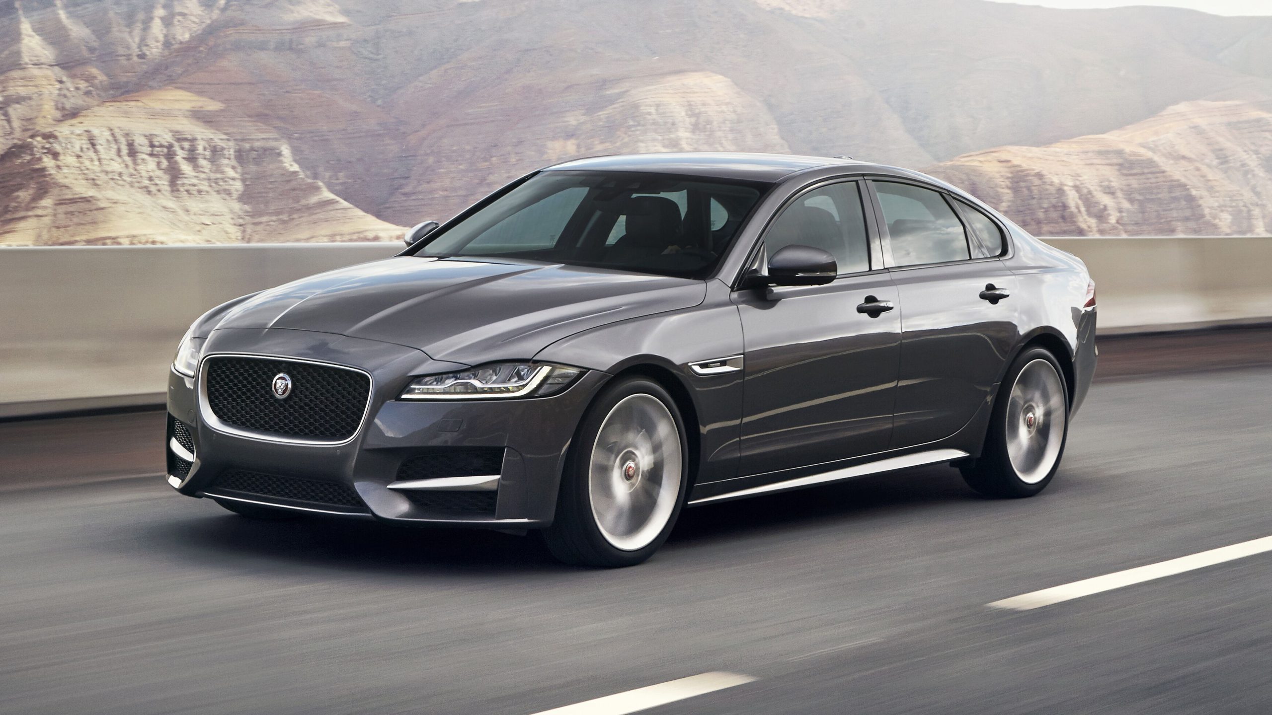 ئۆتۆمبێلی Jaguar XF