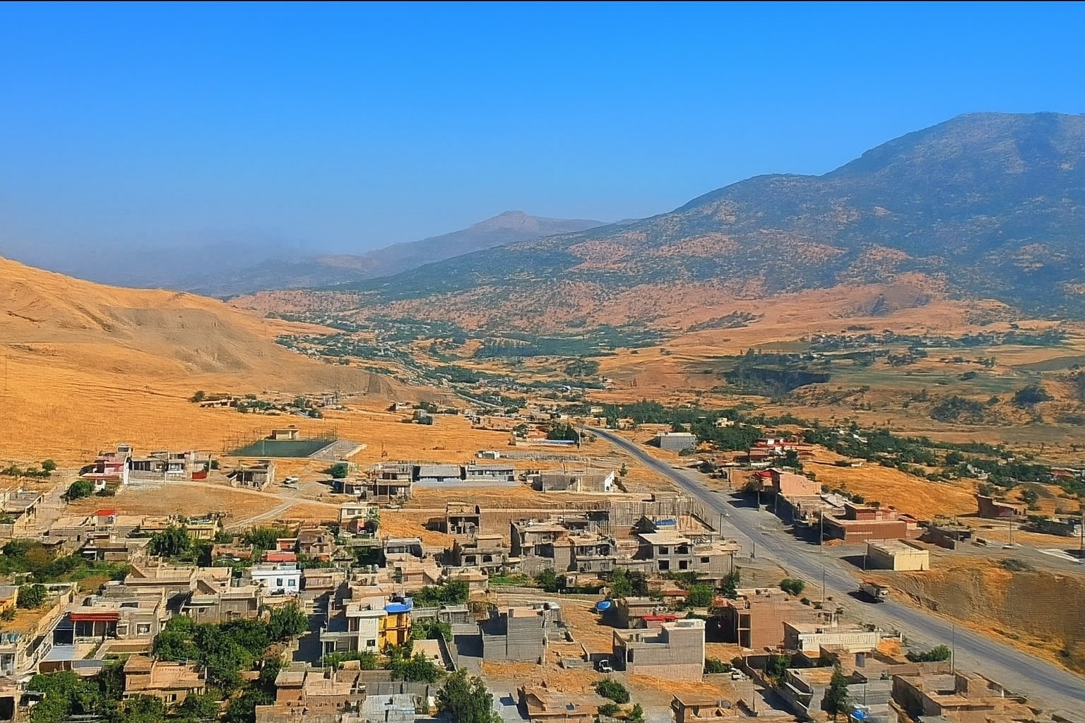 کرین و فرۆشتن لە مەزنێ ( Mazne District )