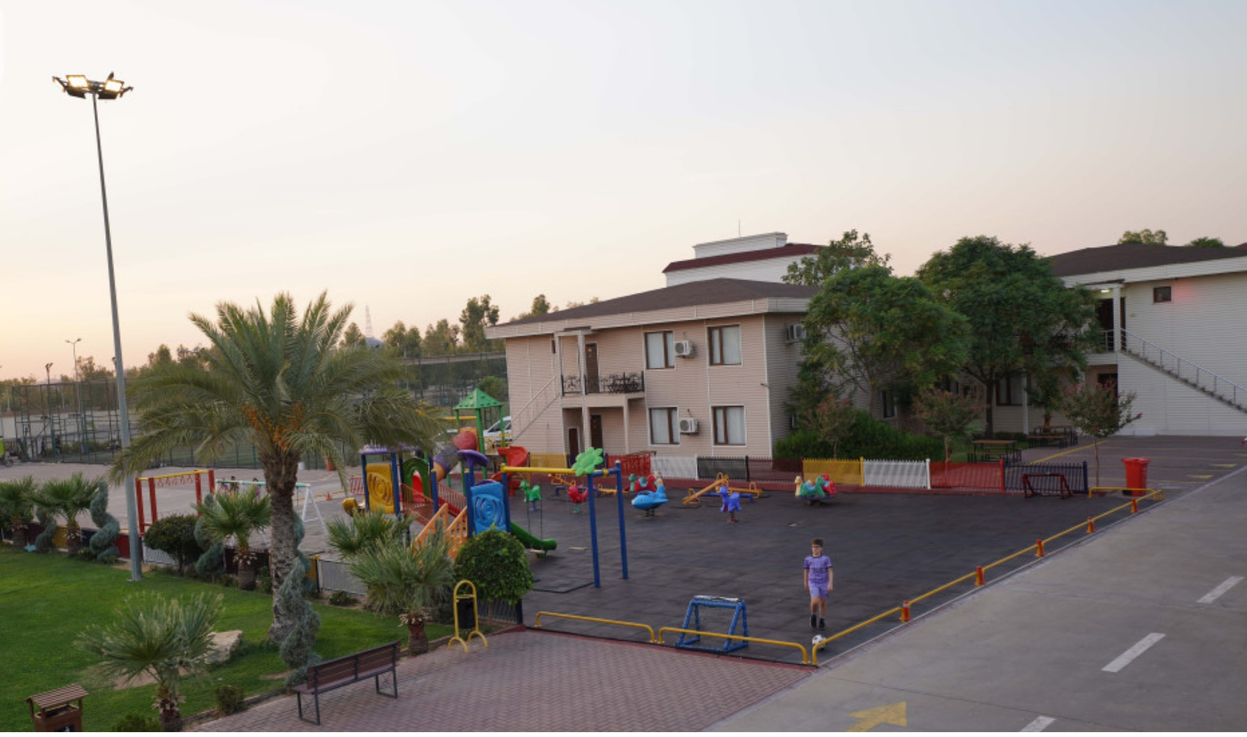 کرین و فرۆشتن لە سوان ( Swan Village )