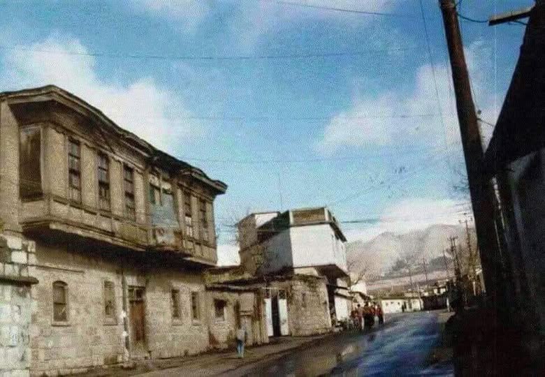 کرین و فرۆشتن لە مەڵکەندی ( Malkandi neighborhood )