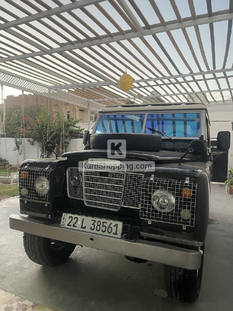 Land Rover Defender 1977