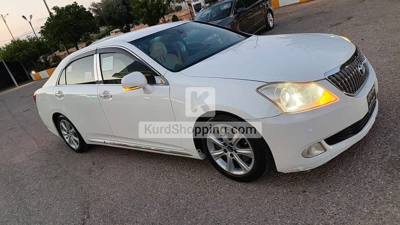 Toyota Majesta 2012