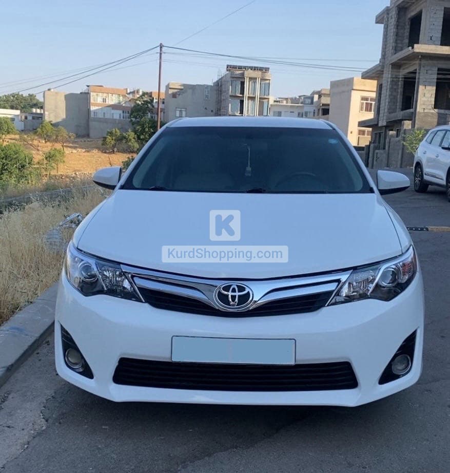T O Y O T A Camry