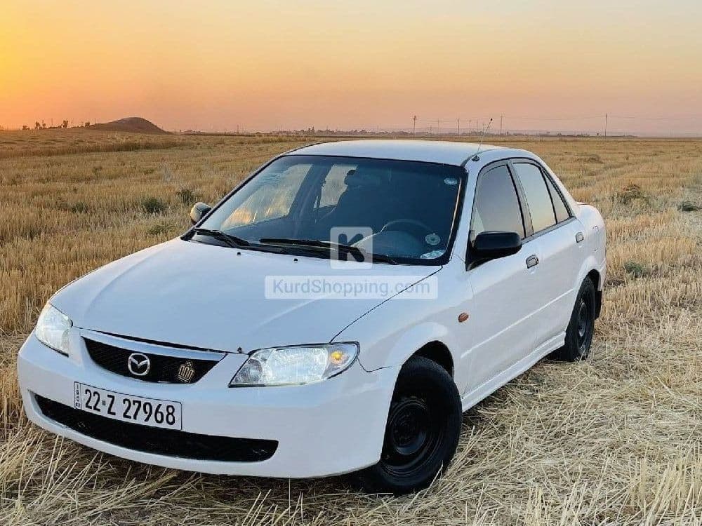 Mazda 323 2000