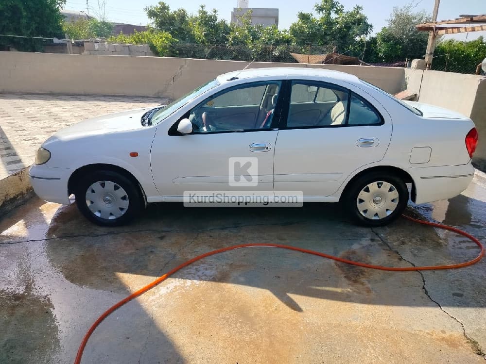 Nissan Sunny 2009
