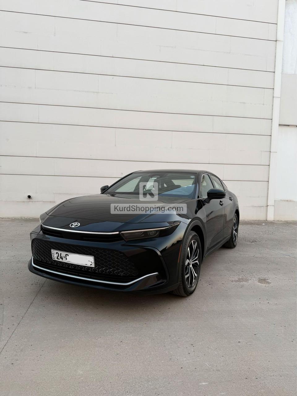 Toyota کراون 2025